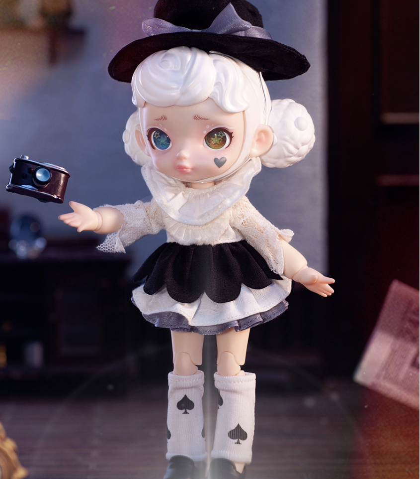 Laura Black and White Spectrum Action Figure Blind Box